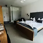 Zur Schonenburg Schonberg am Kamp
