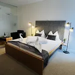 Zur Schonenburg Hotel 3*