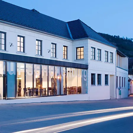 Zur Schonenburg 3*