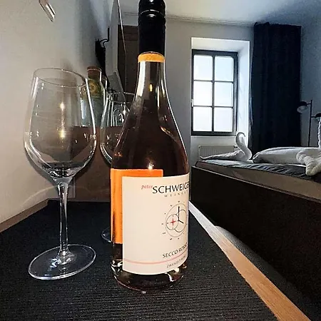 Zur Schonenburg 3*