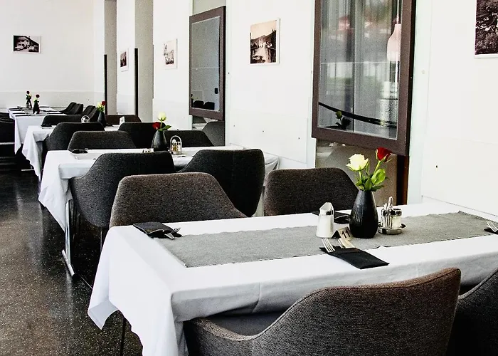 Zur Schonenburg Отель