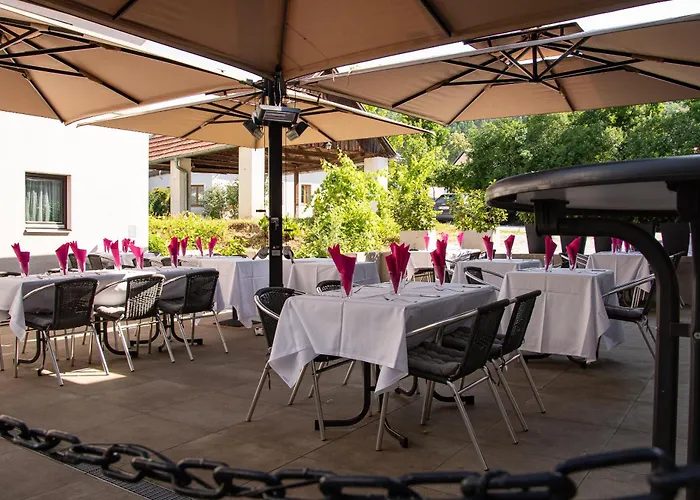 ホテル Zur Schonenburg Schönberg am Kamp